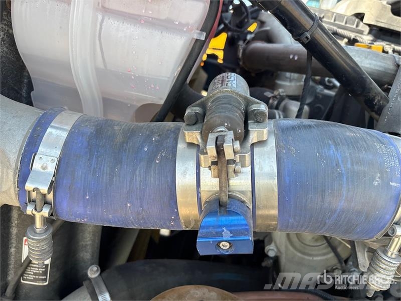 Western Star 5700 6x4 T/A Sleeper Truck Tractor Влекачи