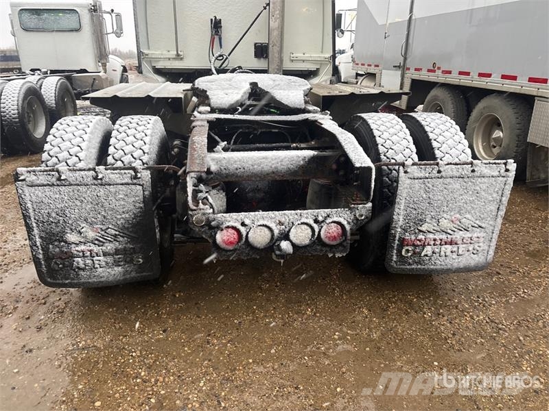 Western Star 5700 6x4 T/A Sleeper Truck Tractor Sadulveokid