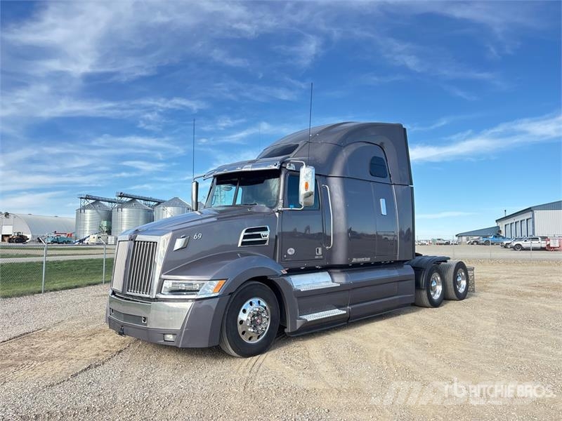 Western Star 5700 6x4 T/A Sleeper Truck Tractor Tegljači