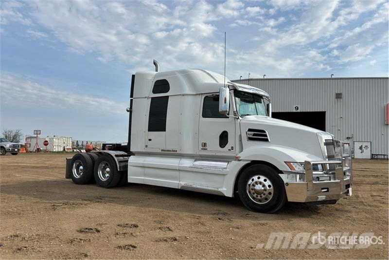 Western Star 5700 6x4 T/A Sleeper Truck Tractor Tractores (camiões)