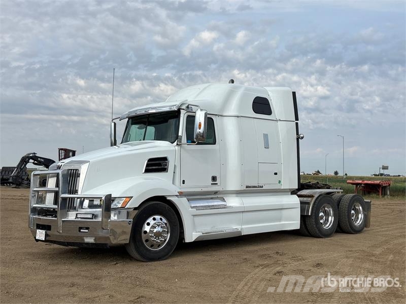 Western Star 5700 6x4 T/A Sleeper Truck Tractor Tractores (camiões)