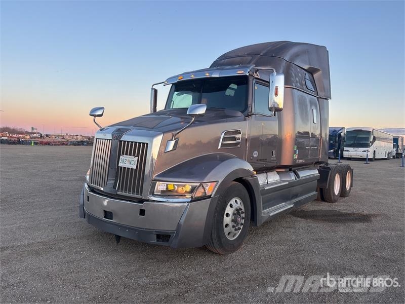 Western Star 5700 6x4 T/A Sleeper Truck Tractor Traktorske jedinice