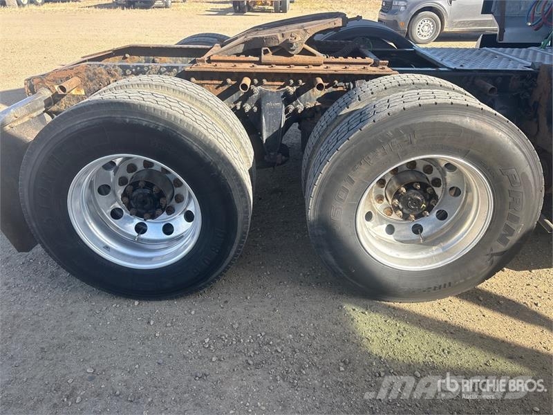 Western Star 5700 6x4 T/A Sleeper Truck Tractor Nyergesvontatók