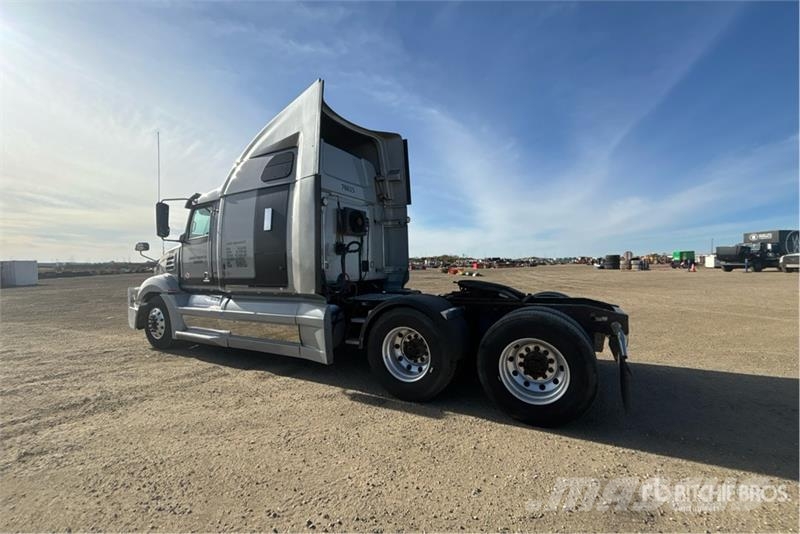 Western Star 5700 6x4 T/A Sleeper Truck Tractor Nyergesvontatók