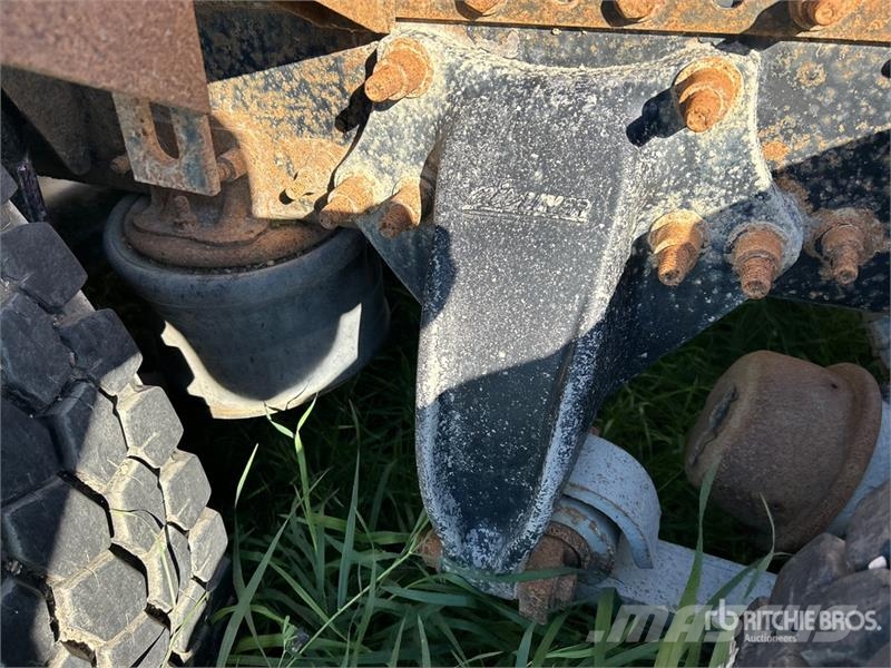 Western Star 5700 6x4 T/A Day Cab Truck Tractor (Inoperable) 트랙터 유닛