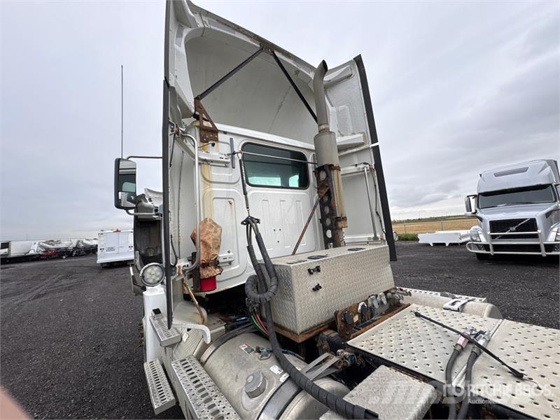 Western Star 5700 XE 6x4 T/A Day Cab Truck Tractor Tracteur routier