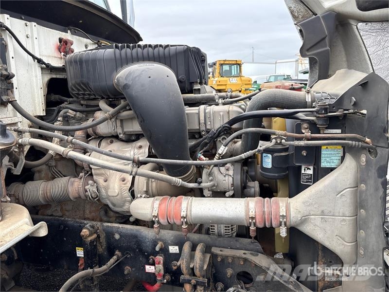 Western Star 5700 XE 6x4 T/A Day Cab Truck Tractor Tracteur routier