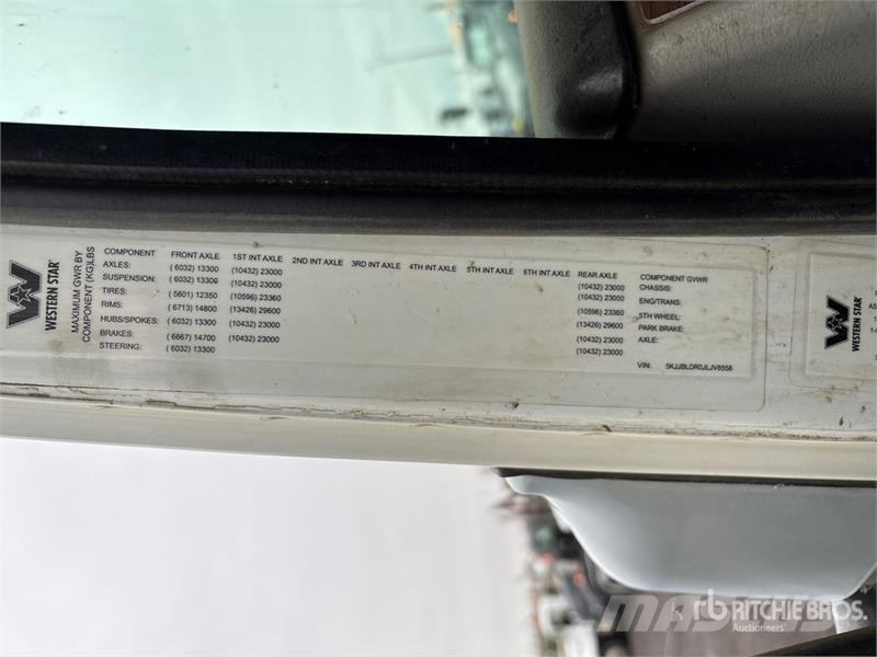 Western Star 5700 XE 6x4 T/A Day Cab Truck Tractor Tracteur routier