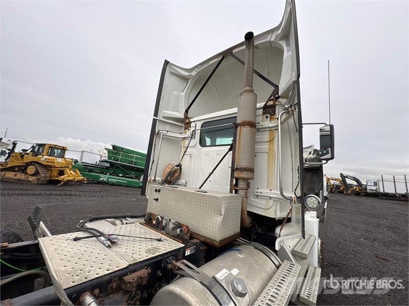 Western Star 5700 XE 6x4 T/A Day Cab Truck Tractor Tracteur routier