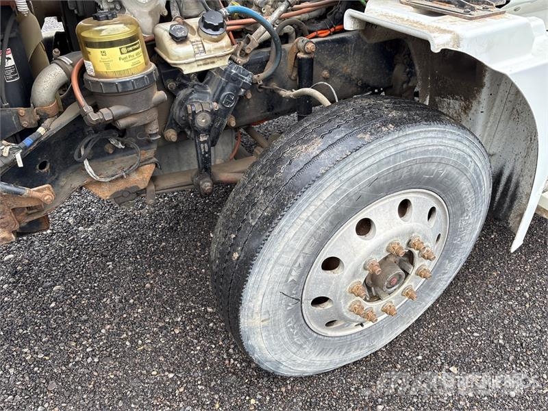 Western Star 5700 XE 6x4 T/A Day Cab Truck Tractor Tracteur routier
