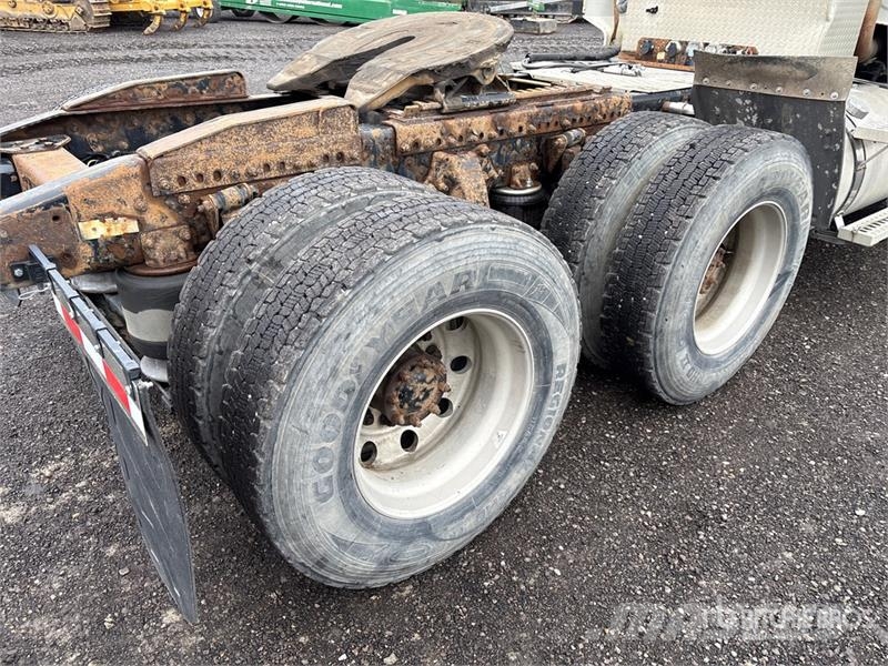 Western Star 5700 XE 6x4 T/A Day Cab Truck Tractor Tracteur routier