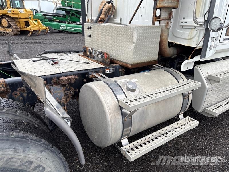Western Star 5700 XE 6x4 T/A Day Cab Truck Tractor Tracteur routier