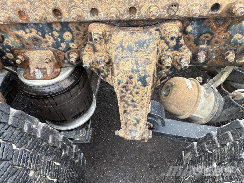 Western Star 5700 XE 6x4 T/A Day Cab Truck Tractor Tracteur routier