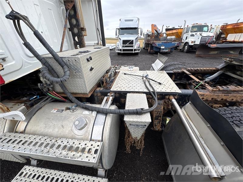 Western Star 5700 XE 6x4 T/A Day Cab Truck Tractor Tracteur routier