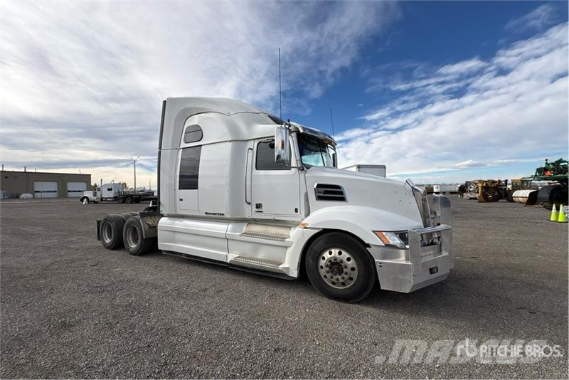 Western Star 5700XE 6x4 T/A Sleeper Truck Tractor Camiones tractor