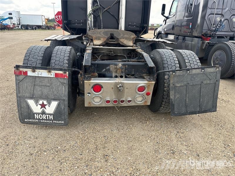 Western Star 5700XE 6x4 T/A Sleeper Truck Tractor Влекачи