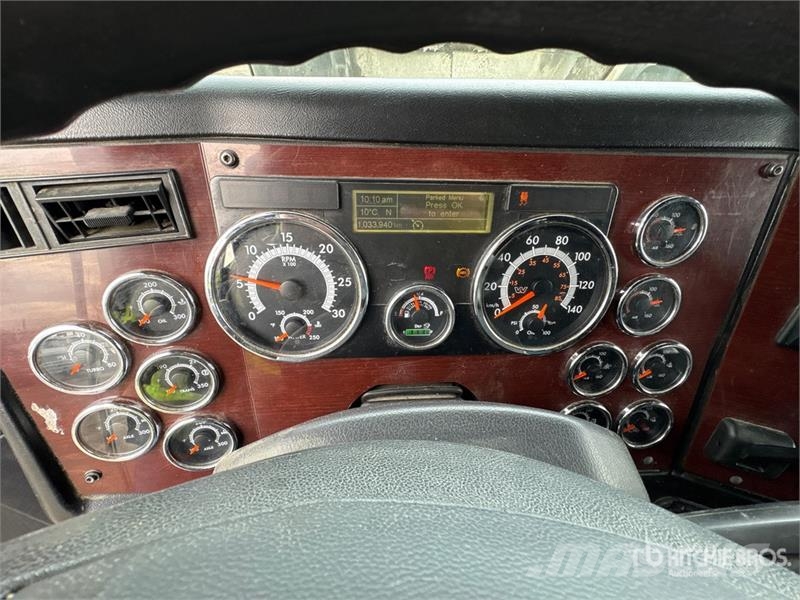Western Star 5700XE 6x4 T/A Sleeper Truck Tractor Vilcēji