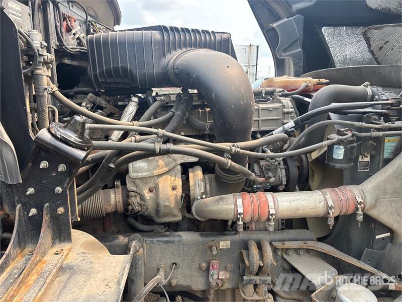 Western Star 5700XE 6x4 T/A Sleeper Truck Tractor Влекачи