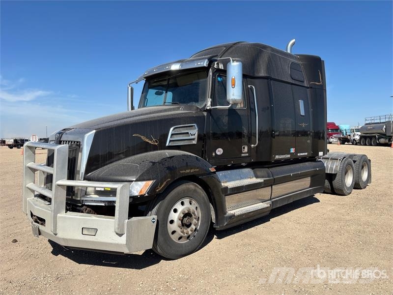 Western Star 5700XE 6x4 T/A Sleeper Truck Tractor Влекачи