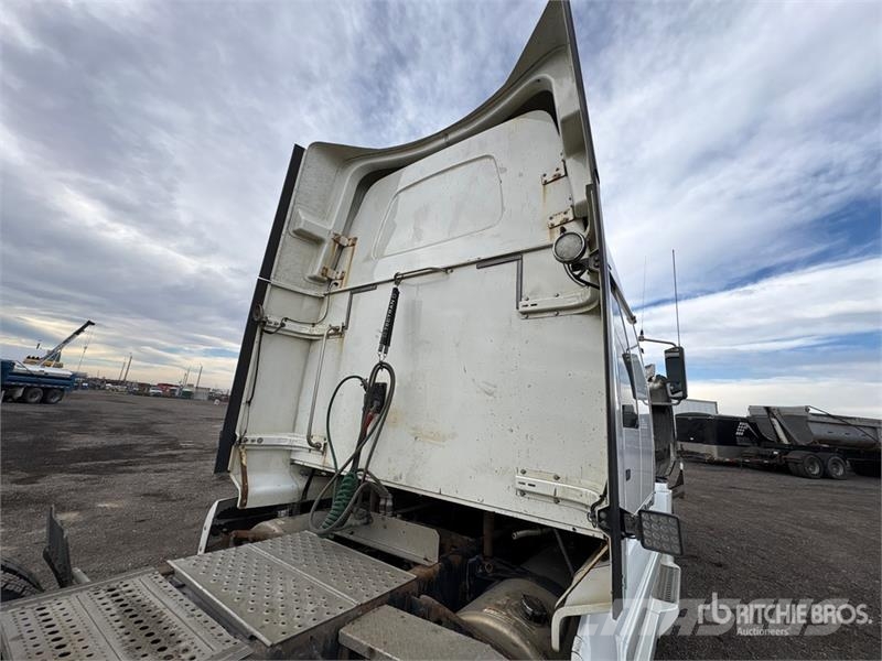 Western Star 5700XE 6x4 T/A Sleeper Truck Tractor Vilcēji