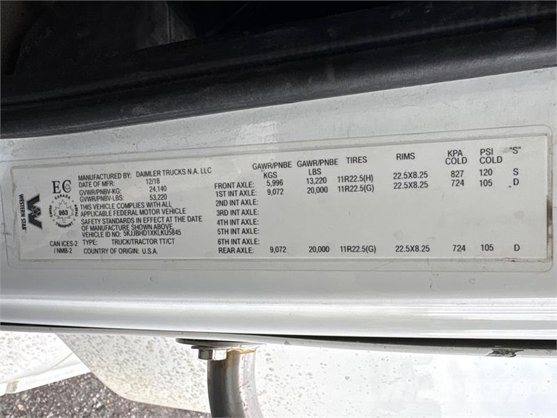 Western Star 5700XE 6x4 T/A Sleeper Truck Tractor Vilcēji