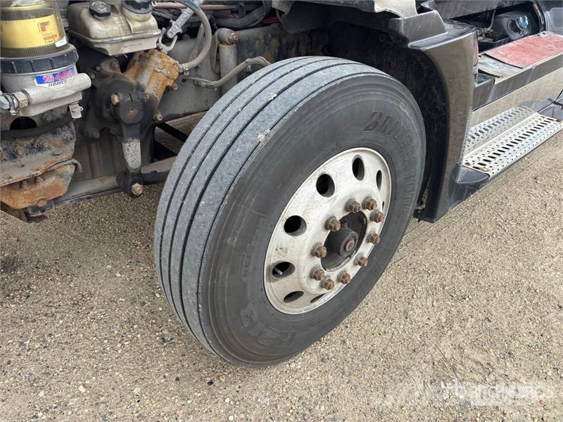 Western Star 5700XE 6x4 T/A Sleeper Truck Tractor Влекачи