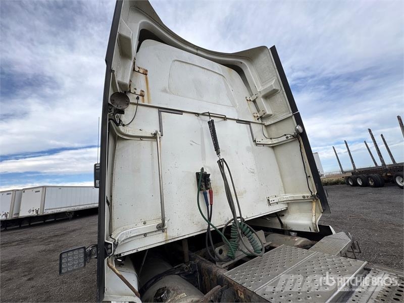 Western Star 5700XE 6x4 T/A Sleeper Truck Tractor Vilcēji