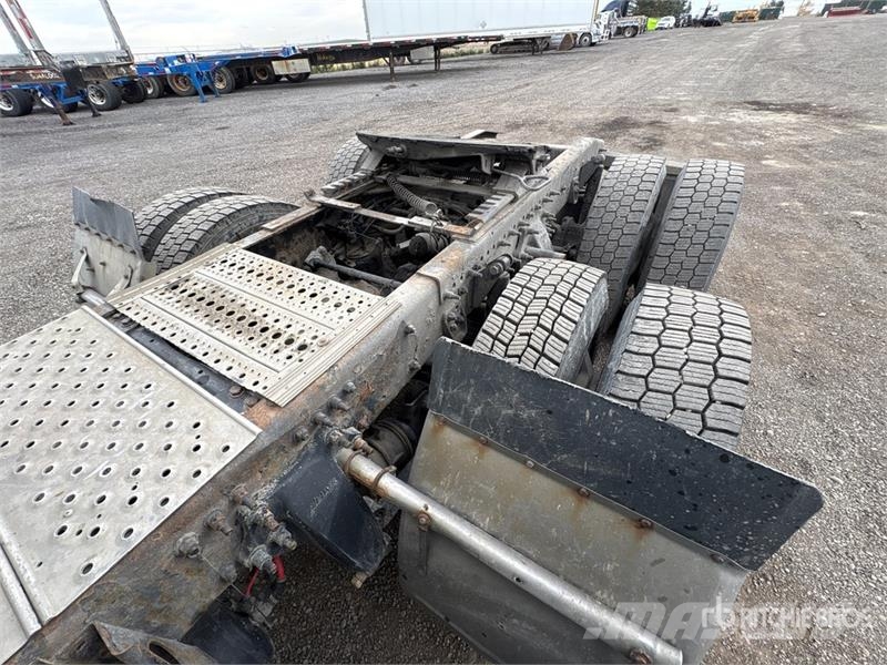 Western Star 5700XE 6x4 T/A Sleeper Truck Tractor Vilcēji