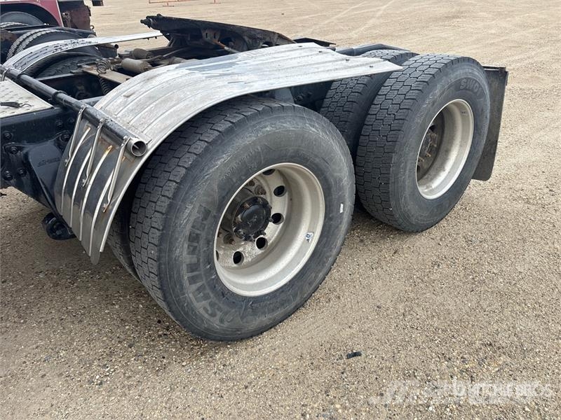 Western Star 5700XE 6x4 T/A Sleeper Truck Tractor Влекачи