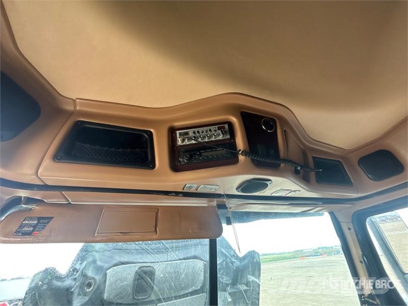 Western Star 5700XE 6x4 T/A Sleeper Truck Tractor Влекачи