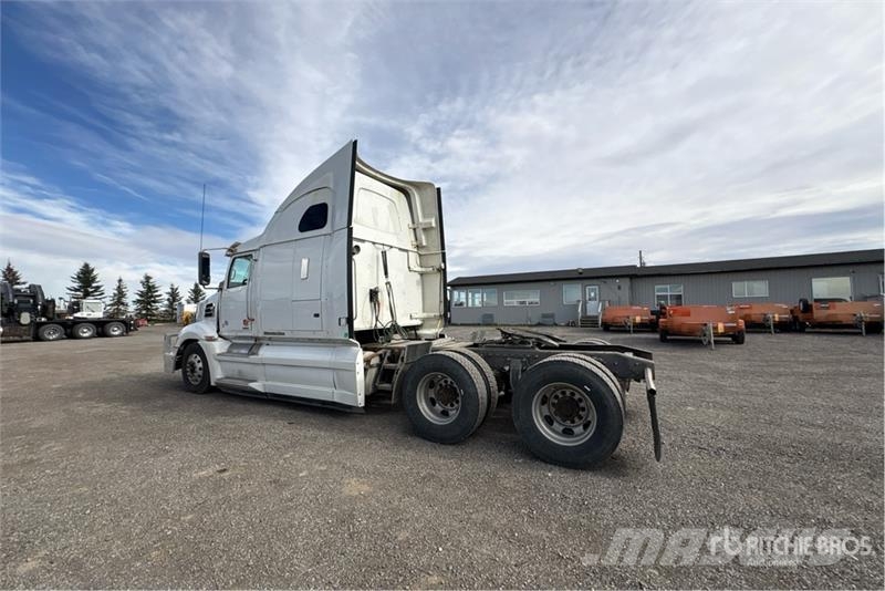 Western Star 5700XE 6x4 T/A Sleeper Truck Tractor Camiones tractor