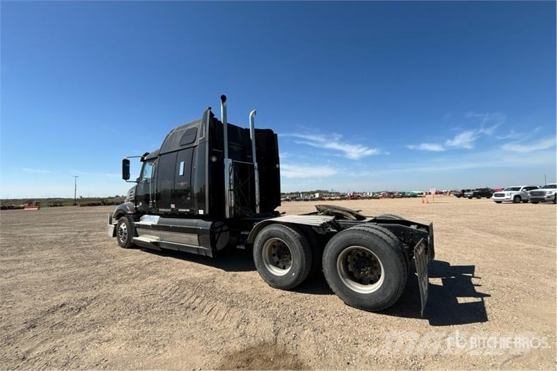 Western Star 5700XE 6x4 T/A Sleeper Truck Tractor Влекачи