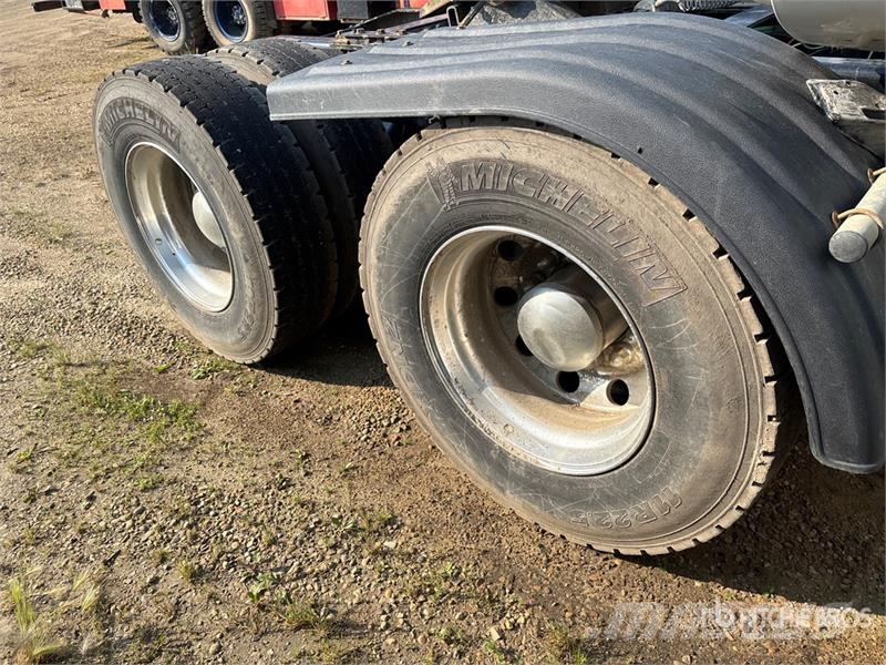Western Star 57X 6x4 T/A Sleeper Truck Tractor Sadulveokid