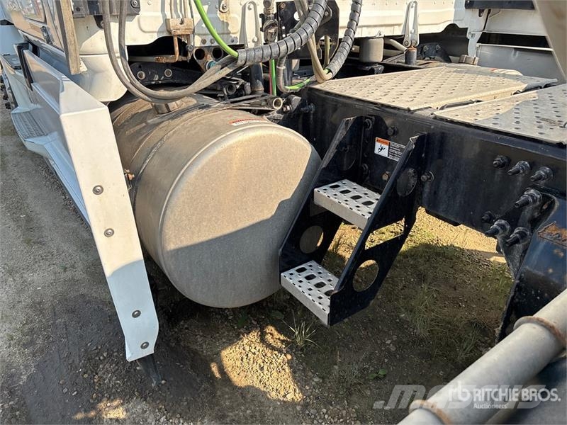 Western Star 57X 6x4 T/A Sleeper Truck Tractor Sadulveokid