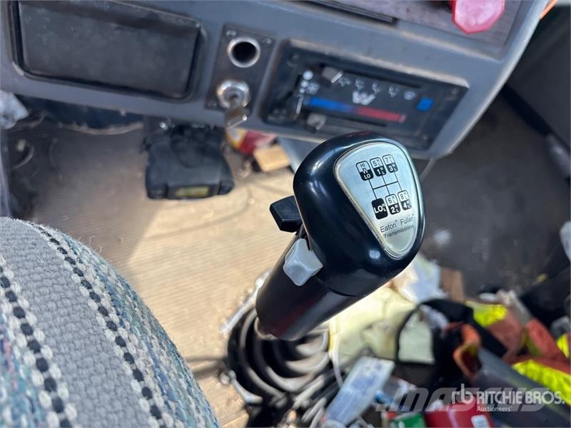 Western Star 5964SS 6x4 T/A Sleeper Truck Tractor Tractor Units