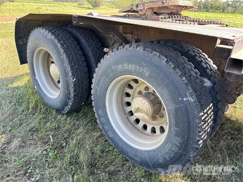 Western Star 5964SS 6x4 T/A Sleeper Truck Tractor Tractor Units