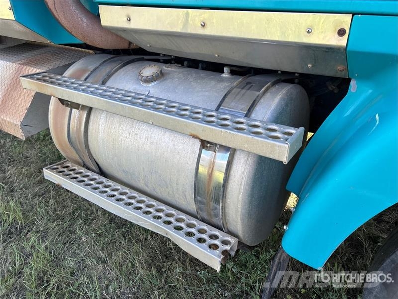 Western Star 5964SS 6x4 T/A Sleeper Truck Tractor Tractor Units