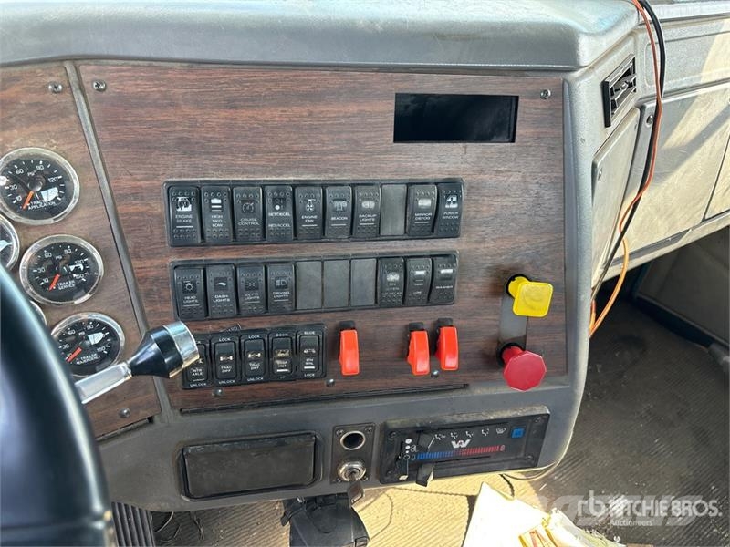 Western Star 5964SS 6x4 T/A Sleeper Truck Tractor Tractor Units