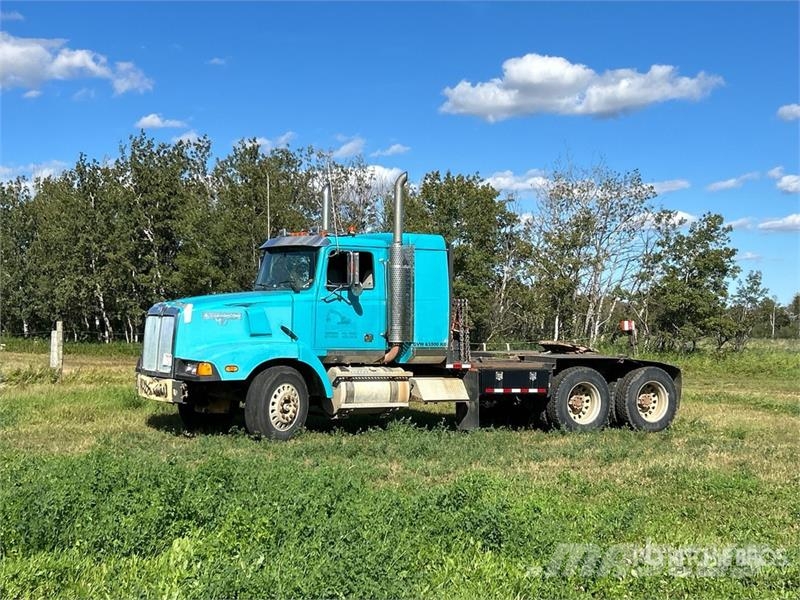Western Star 5964SS 6x4 T/A Sleeper Truck Tractor Tractor Units