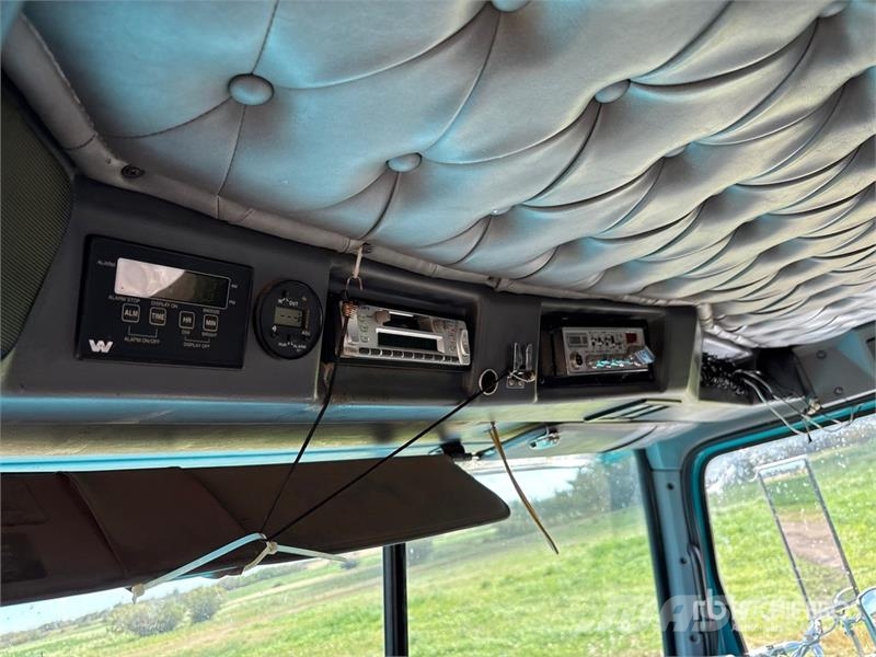 Western Star 5964SS 6x4 T/A Sleeper Truck Tractor Tractor Units