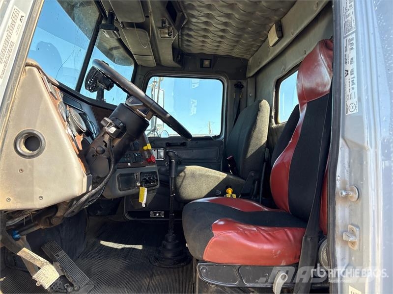 Western Star 5964SS 6x4 T/A Dump Truck Pašizgāzējs