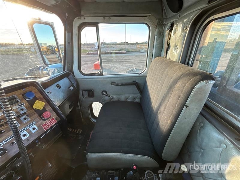 Western Star 6900XD Ciężarówki typu Platforma / Skrzynia