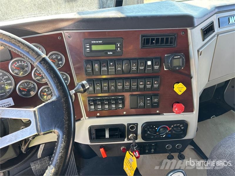Western Star 800 DU 23 ton Straight Boom on Western Star 4900SA Autogru