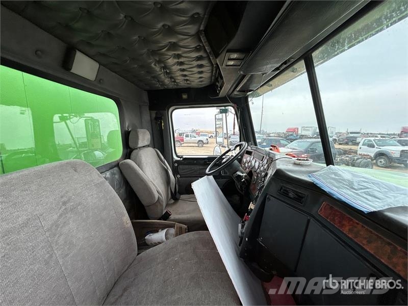 Western Star F4S on Western Star 4900SA 8x6 Vacuum Excavator Tr Vidanjörler