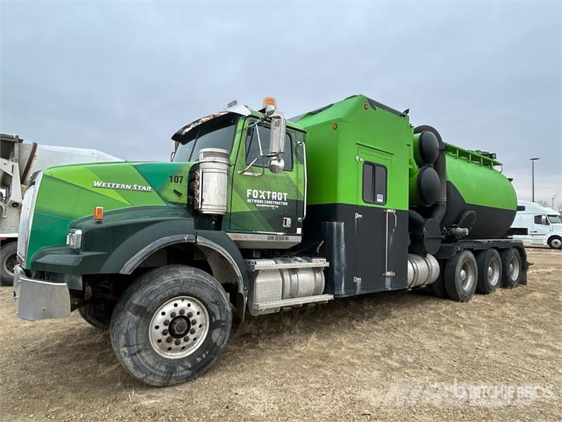 Western Star F4S on Western Star 4900SA 8x6 Vacuum Excavator Tr Vidanjörler
