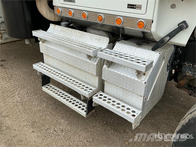 Western Star HXX on Western Star 4900SF 8x6 Vacuum Excavator Tr Slamsugningsbil