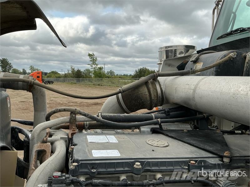Western Star HXX on Western Star 4900SF 8x6 Vacuum Excavator Tr Slamsugningsbil