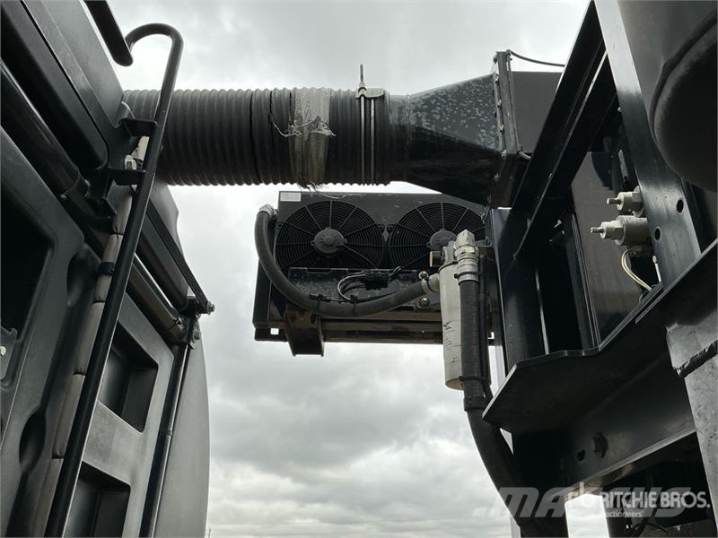 Western Star HXX on Western Star 4900SF 8x6 Vacuum Excavator Tr Slamsugningsbil