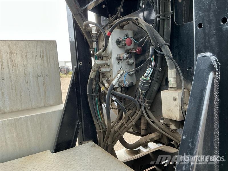 Western Star HXX on Western Star 4900SF 8x6 Vacuum Excavator Tr Slamsugningsbil