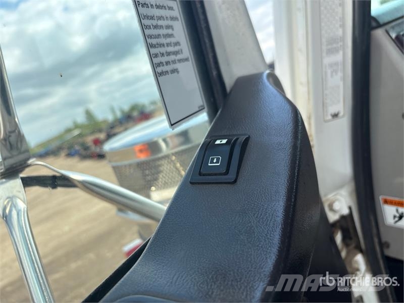 Western Star HXX on Western Star 4900SF 8x6 Vacuum Excavator Tr Slamsugningsbil